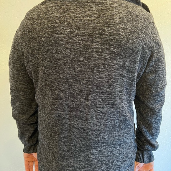 EUC Stylish Men’s DKNY Zip up Sweater - Size XL - Picture 7 of 8